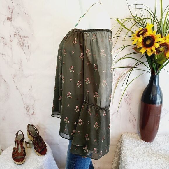 White house black market off shoulder layered print top - Picture 8 of 11